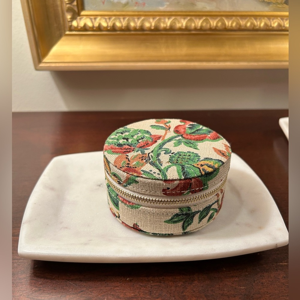 Sézane travel sized jewelry box
